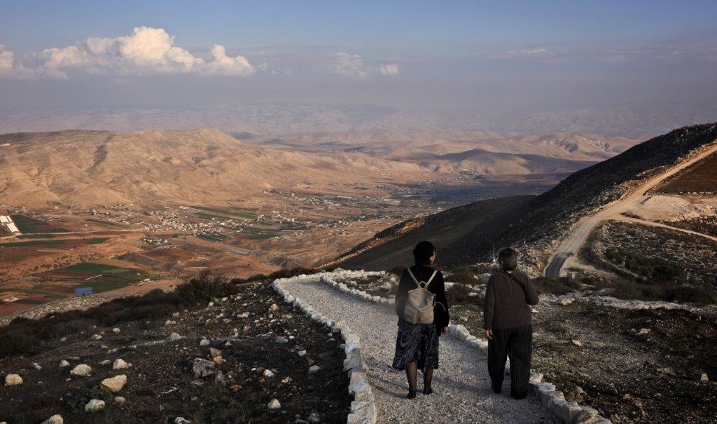Just a few weeks ago Sondra Baras brought the Knelsens to the Oak of Moreh where God promised the land to Abraham.
